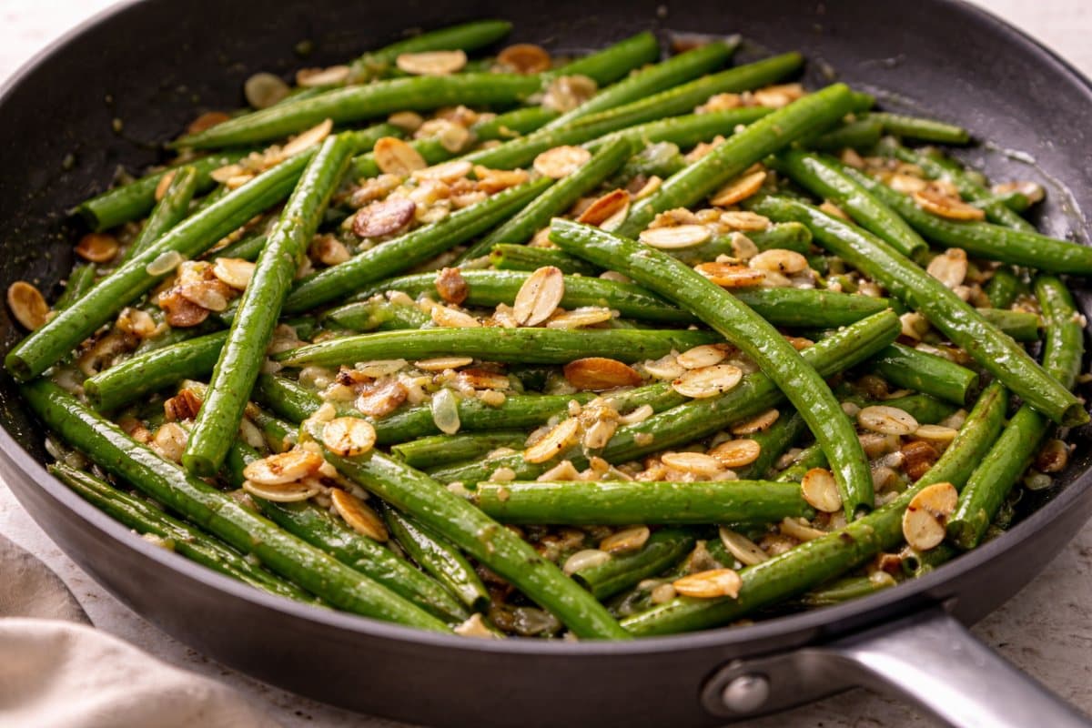 Sautéed green beans with shallot